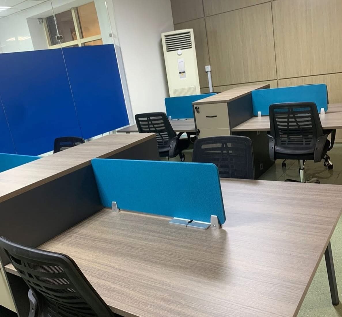 Shared furnished workstations at Excel Global Serviced Office